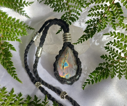 Labdorite Macrame