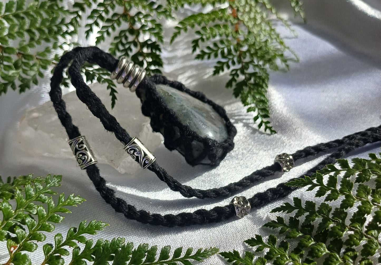 Labdorite Macrame