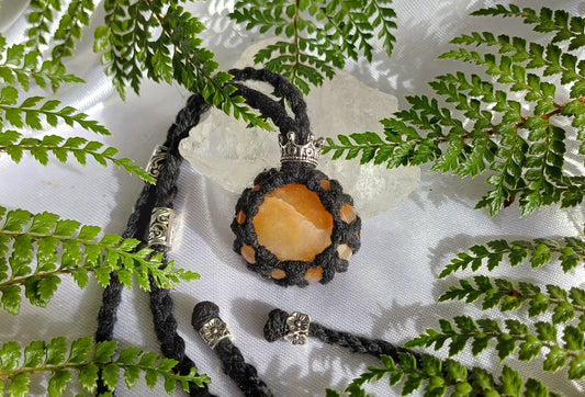 Carnelian Macrame